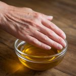 « L’huile de ricin et les vergetures : un allié naturel pour une peau plus lisse »
