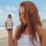 Huile de ricin et cheveux colorés : protéger et prolonger l’éclat de votre coloration